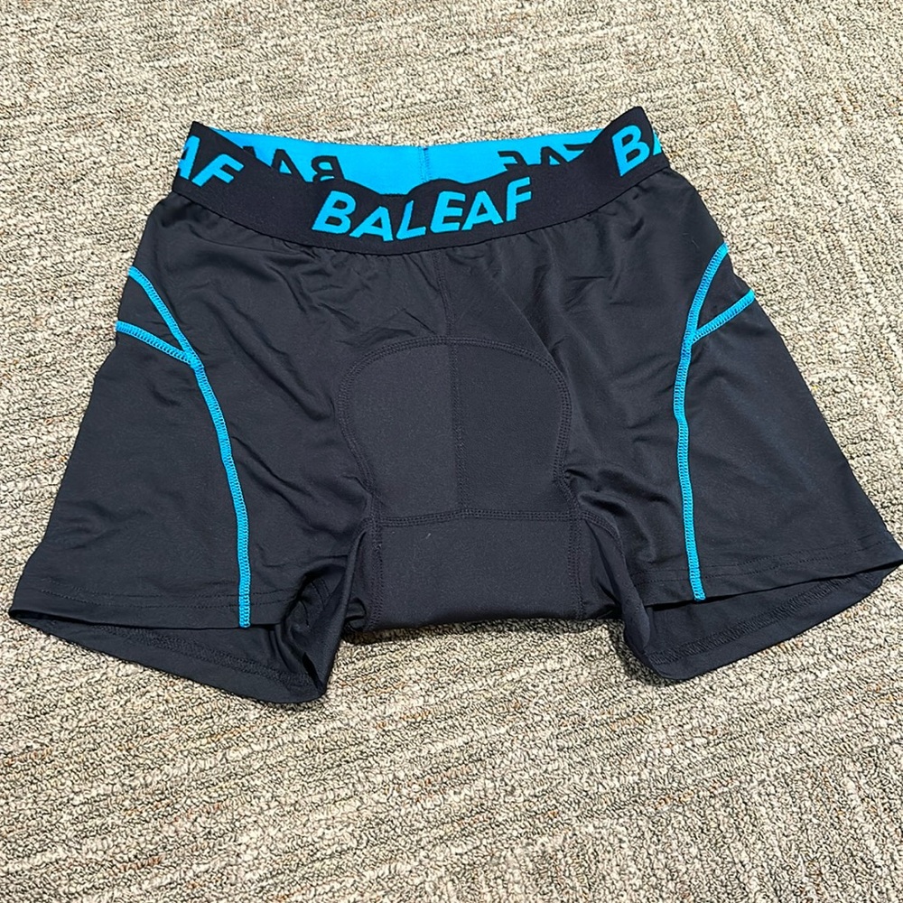 Men’s Baleaf 3D padded cycling shorts - size L
